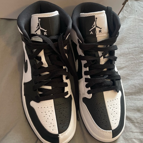 jordan one mid split shoes black and white - Picture 3 of 3
